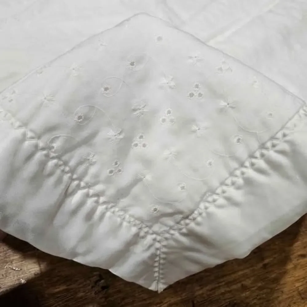 Unbranded elegant white